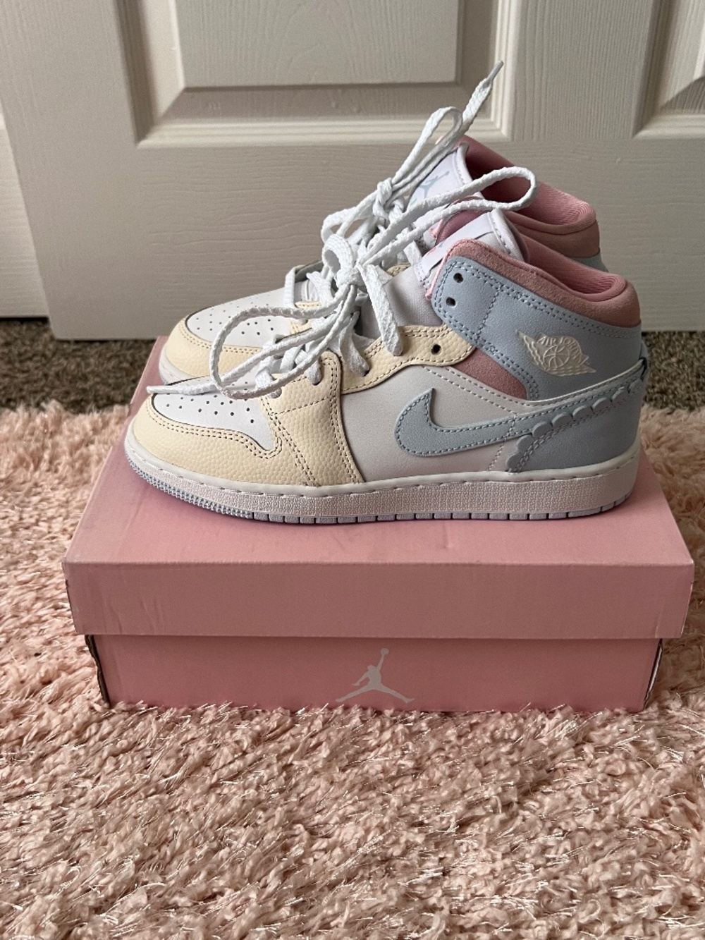 Air Jordan 1 Mid ( Grade school)